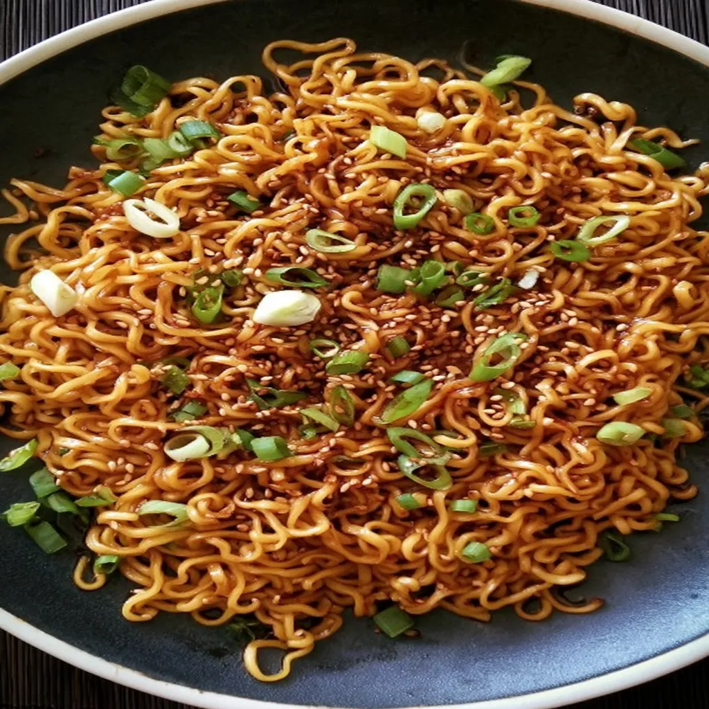 sesame garlic ramen noodles, quick recipe, flavorful, aromatic, savory, satisfying, Asian cuisine