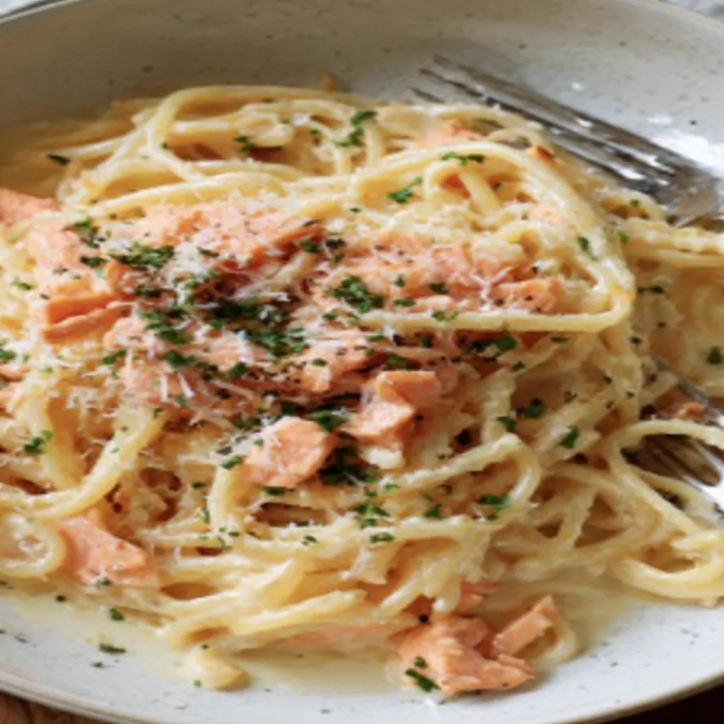 smoked salmon carbonara, creamy pasta, savory seafood, flavorful dish