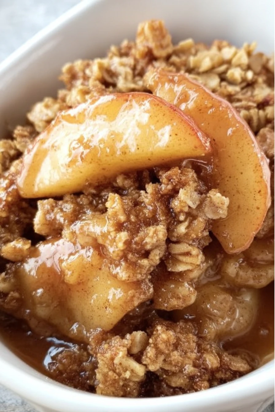 apple crisp recipe, delicious dessert, cinnamon-spiced apples, crispy topping, mouthwatering, sweet and crunchy