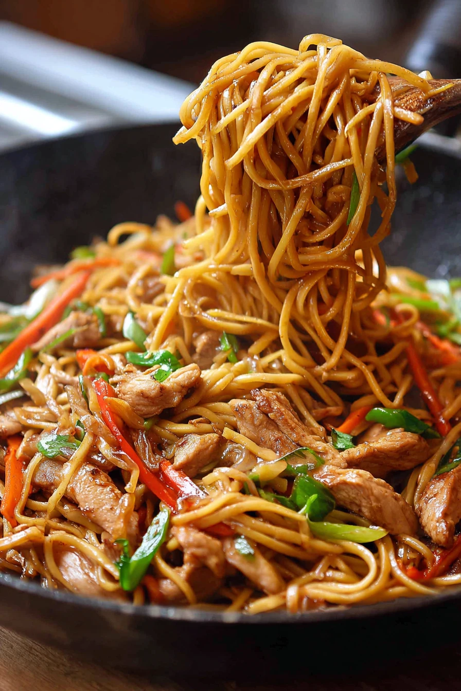 authentic, chicken lo mein, savory, noodles, flavorful, Asian cuisine