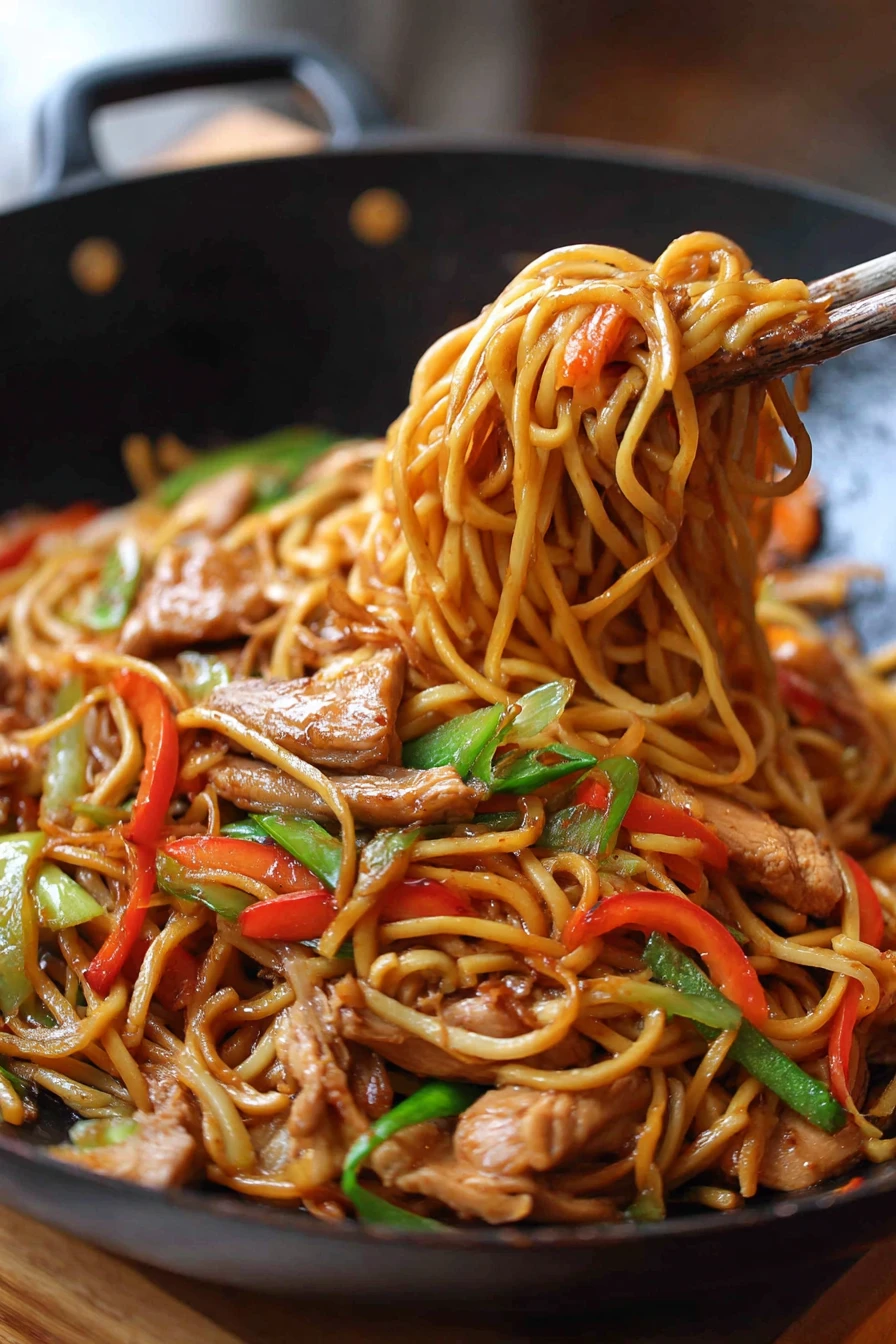 authentic, chicken lo mein, savory, noodles, flavorful, Asian cuisine