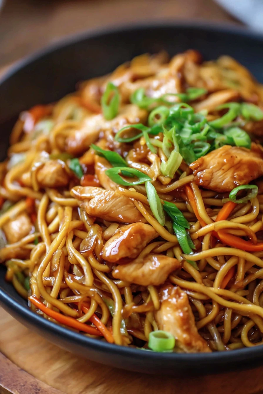 chicken chow mein, best sauce, savory, flavorful, mouthwatering, noodles, delicious