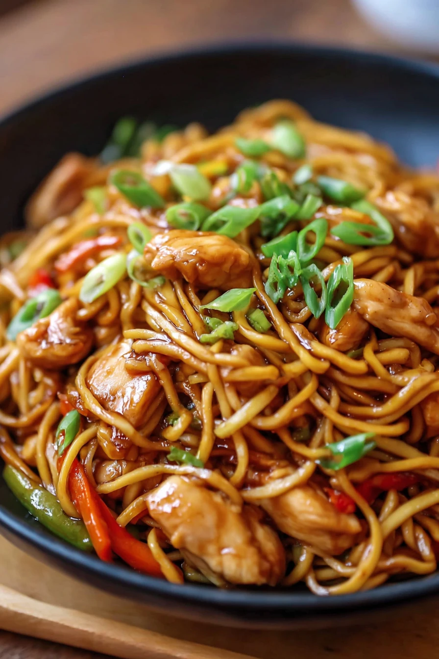 chicken chow mein, best sauce, savory, flavorful, mouthwatering, noodles, delicious