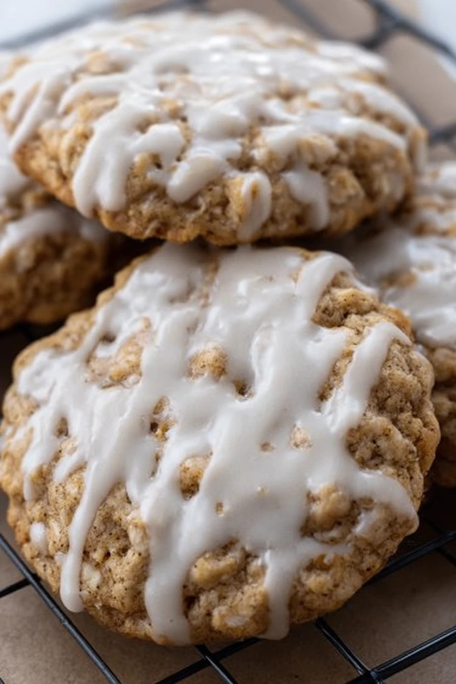 crumbl, iced oatmeal cookies, delicious, chewy, cinnamon, indulgent, sweet oats