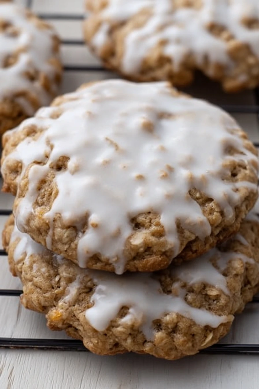 crumbl, iced oatmeal cookies, delicious, chewy, cinnamon, indulgent, sweet oats