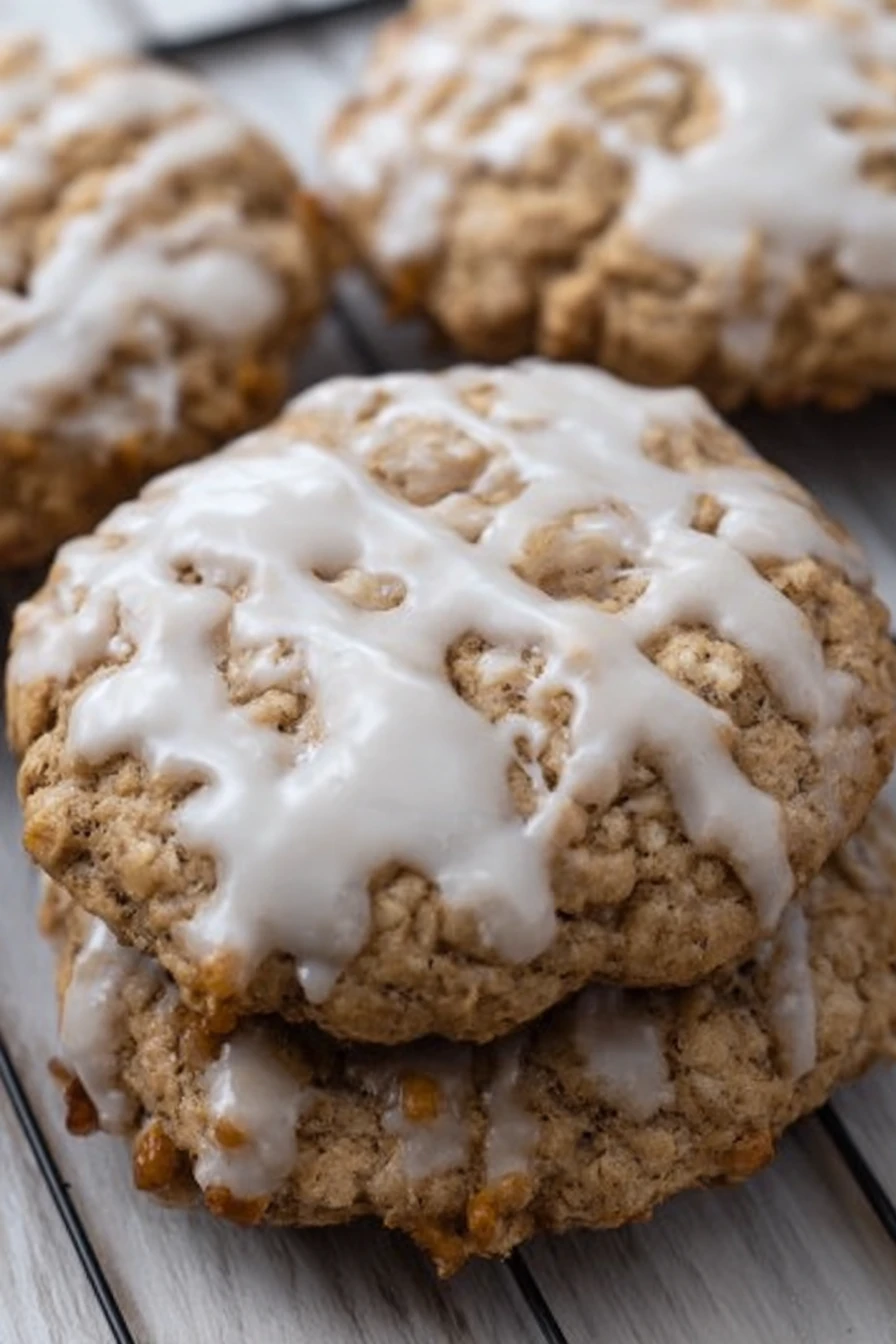 crumbl, iced oatmeal cookies, delicious, chewy, cinnamon, indulgent, sweet oats